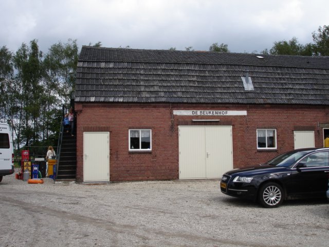 2006HWK 179.jpg